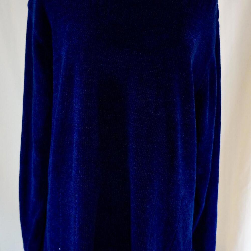 Women's Navy Jumper With Cutout Detail Hem